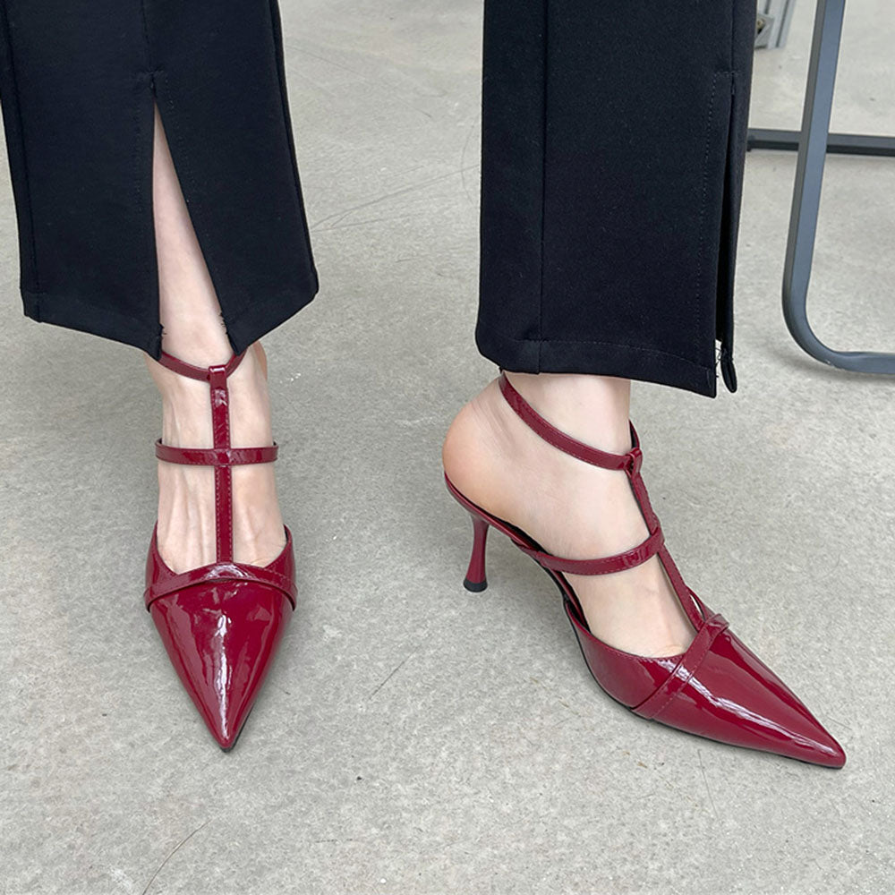 Drama Dealer Pointed Heels
